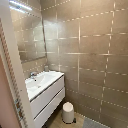 Vanessa Villa Nîmes